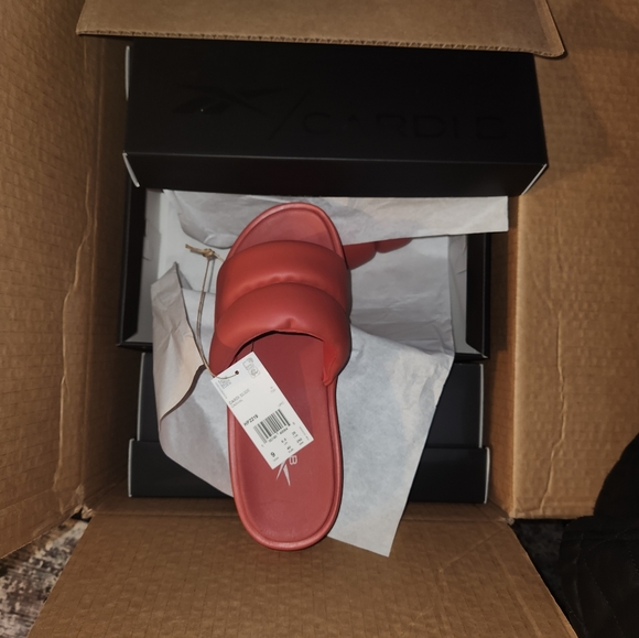 Cardi B Reebox Red slides - Picture 5 of 5